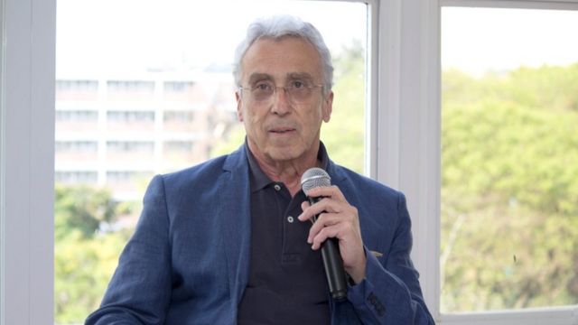 O professor Teixeira Coelho