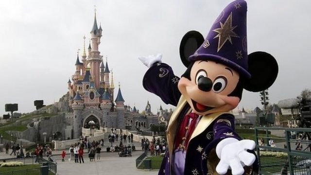 Disneyland Paris faces pricing probe 