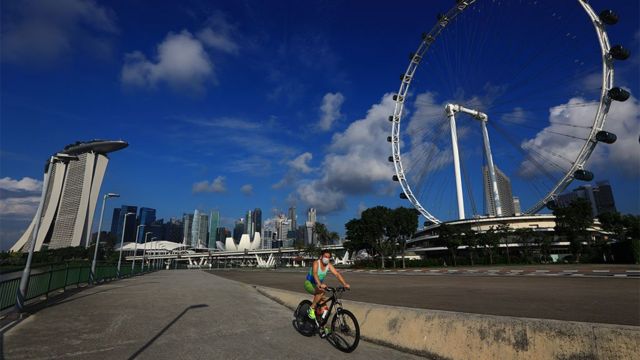 Велосипедист в Сингапуре