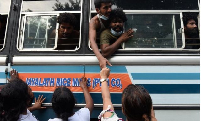 මහර බන්ධනාගාරය ඉදිරිපස