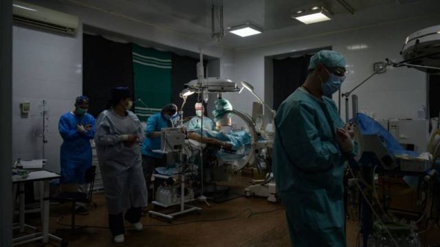 The file image of the operating room in Ukraine is not related to the mission of David Knott