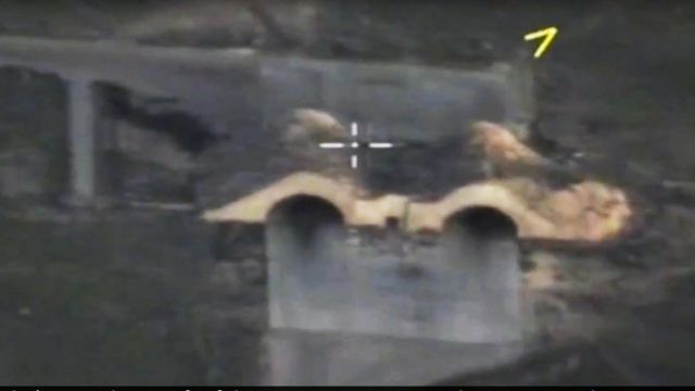 صورة جوية لمطار الشعيرات بعد ضربه بالصواريخ الأمريكية