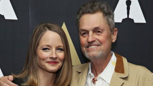 وفاة جوناثان ديمي مخرج فيلم صمت الحملان عن 73 عاما Bbc News عربي