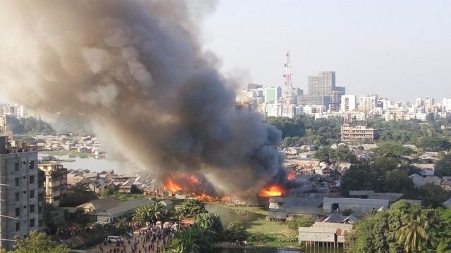 কড়াইল বস্তিতে আগুনের ছবি