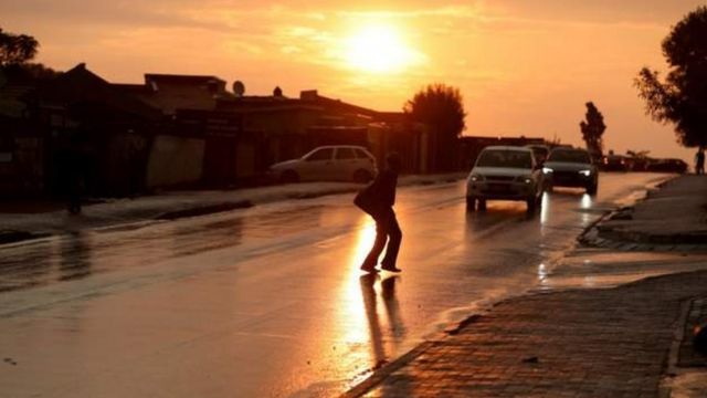 Ingingo zo gukumira ikiza Covid nko kwugarana abantu zagize ingaruka mbi cane ku bantu batobato
