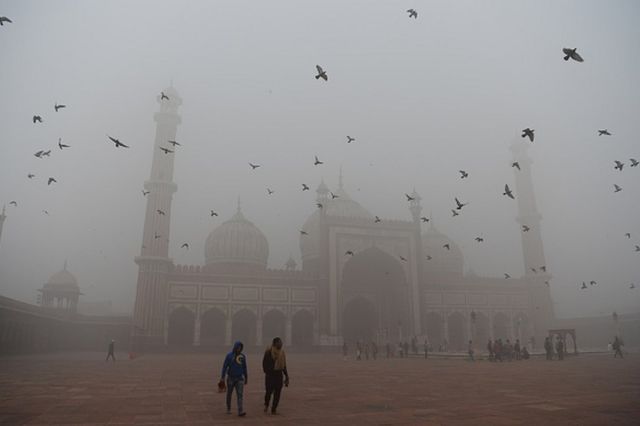 Delhi'de kış ayarlarında hava kirliliği en kötü seviyesine ulaşıyor.