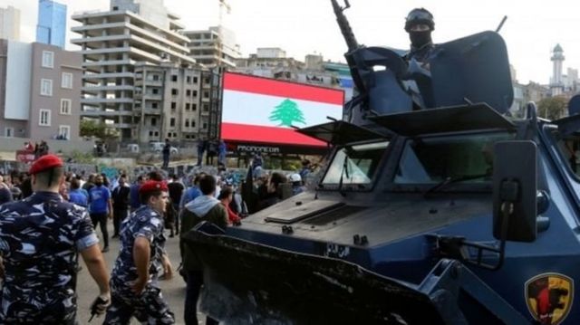 Pihak keamanan, pegiat Syiah dan pengunjuk rasa antipemerintah bentrok pada hari Selasa di Beirut.