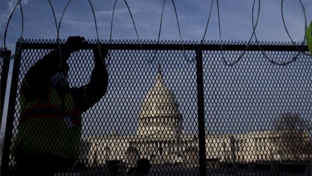 США готовятся к инаугурации Байдена и протестам сторонников Трампа - BBC  News Русская служба