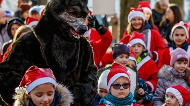 "Він - громадянин Росії". Як українці відмовляються від Діда Мороза ...