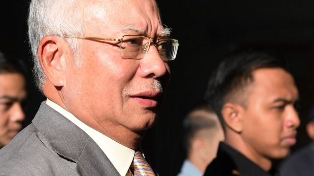 Mantan PM Malaysia Najib Razak di ruang pengadilan.