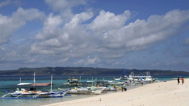 Boracay nổi tiếng với khách du lịch địa phương và nước ngoài