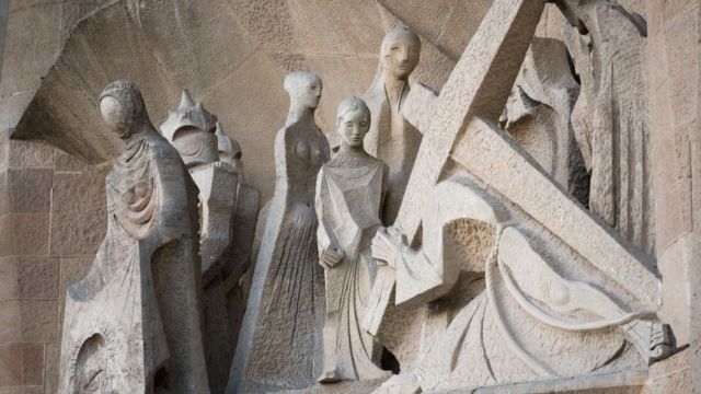 Esculturas na fachada da Sagrada Família