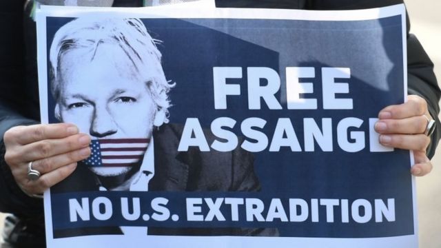 Les allégations de viol et d'agression sexuelle portées sur Assange sont des représailles à la publication par Wikileaks de documents confidentiels du gouvernement américain, selon ses partisans.