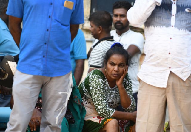 මඩකලපුව රෝහලට එකතු වූ ඥාතීන්