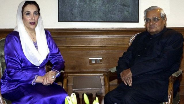 வாஜ்பாயுடன் பெனாசிர் பூட்டோ