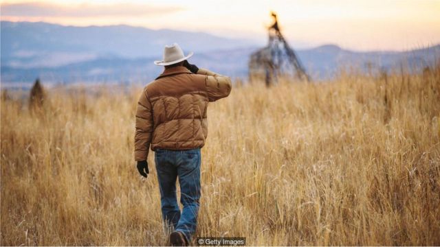 O que os outros pensam de você por causa do seu jeito de andar - BBC