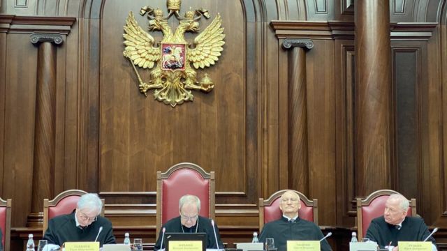 Экстренное заседание Конституционного суда