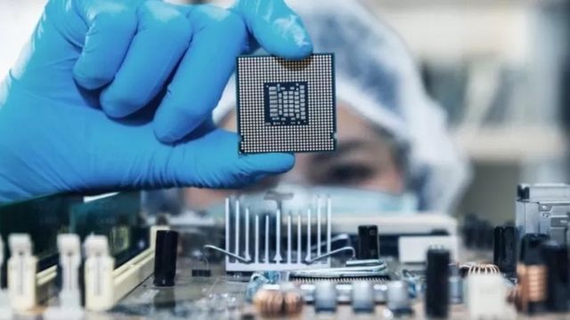 該法案進一步遏制了中國芯片行業的發展，可能會促使中國進一步加大對自身芯片產業的投入，以在長期獲得與美國的競爭優勢。