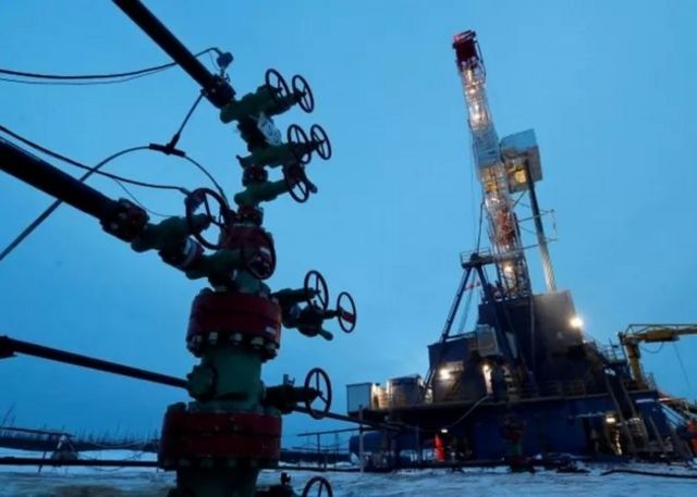 Plate-forme d'exploration pétrolière en Russie