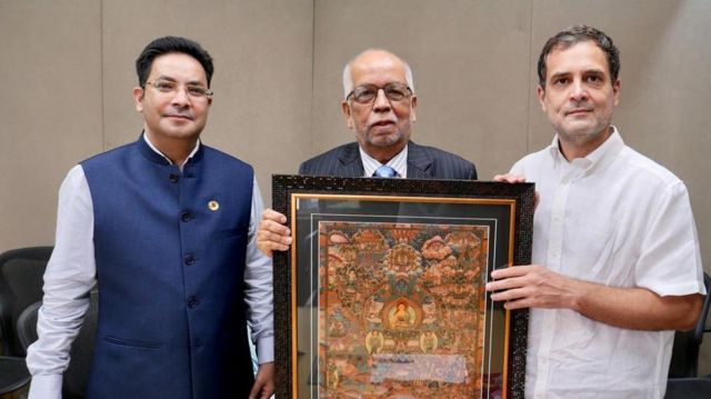 विपक्षी नेता राहुल गान्धीसँग विदाई भेट 