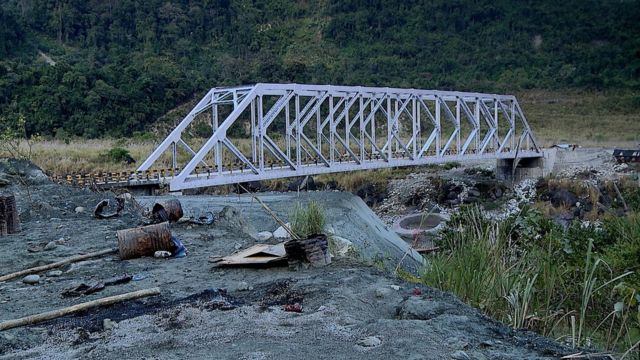 چین اور انڈیا کے قریب پل کی تعمیر