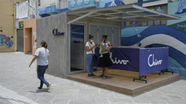 Quiosque da carteira digital Chivo em San Salvador