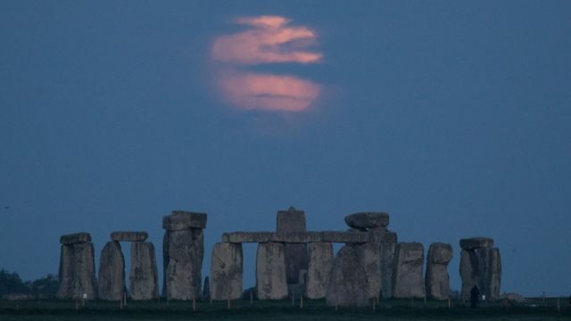 La luna de sangre sobre Stonehenge