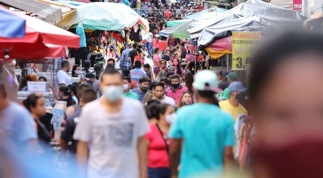 Rua do comércio popular de Manaus