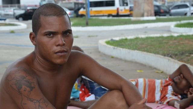 'Novo capitão da areia': João Vítor, de 20 anos, vive na rua 'há uns quatro ou cinco anos'