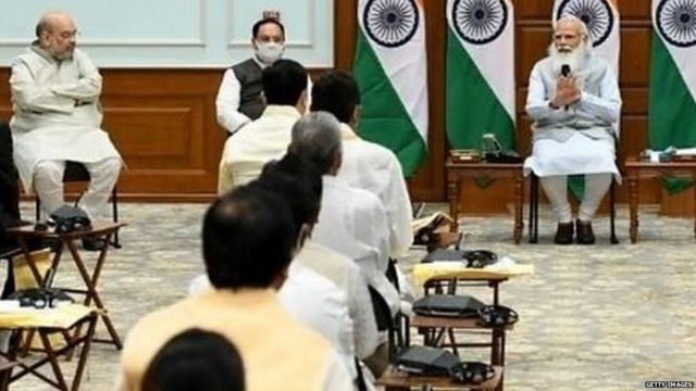 नरेंद्र मोदी का मंत्रिमंडल: जानिए किसके पास कौन-सा मंत्रालय - BBC News ...