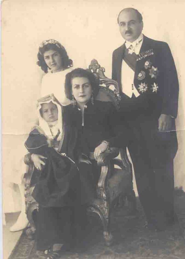 Fahrelnissa Zeid ikinci eşi Prens Emir ve çocuklarıyla
