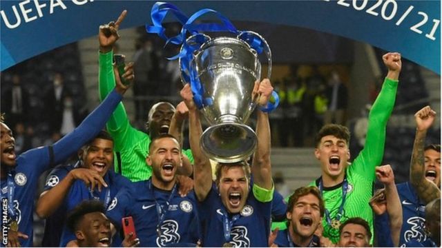 Chelsea players lift the Champions League trophy
