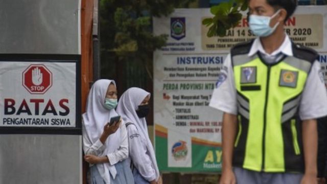 Wajib Jilbab Bagi Siswi Non Muslim Di Padang Sekolah Negeri Cenderung