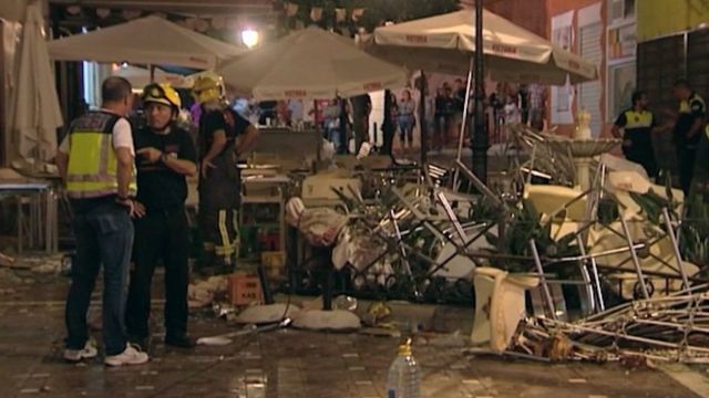 Escombros tras la explosión.