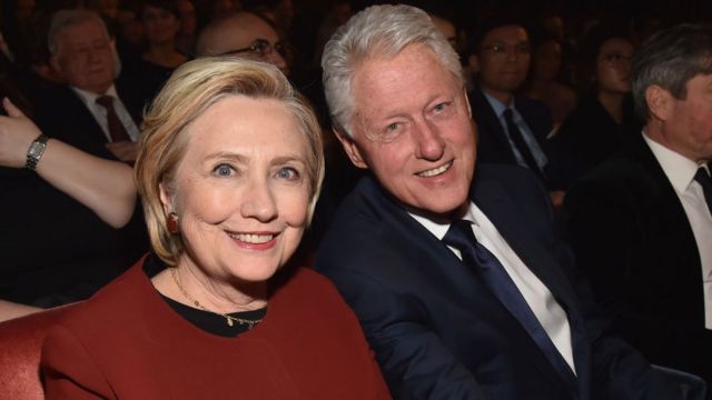 Билл и Хиллари Клинтон в Radio City Music Hall, Нью-Йорк, США, январь 2018 года.
