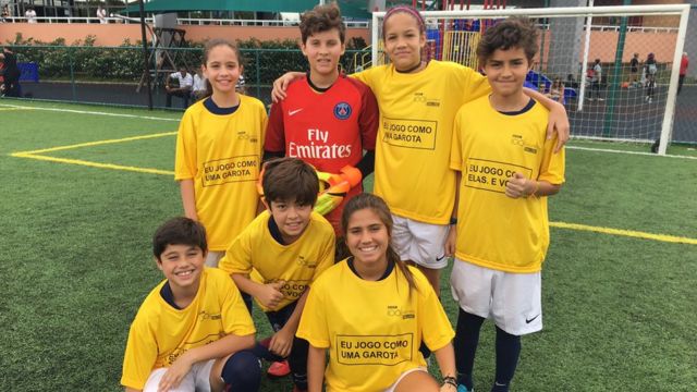 Menina não jogar futebol é questão de cultura