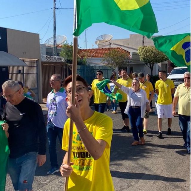João Pedro Martin, de 20 anos, em ato a favor de Jair Bolsonaro em sua cidade no interior de SP