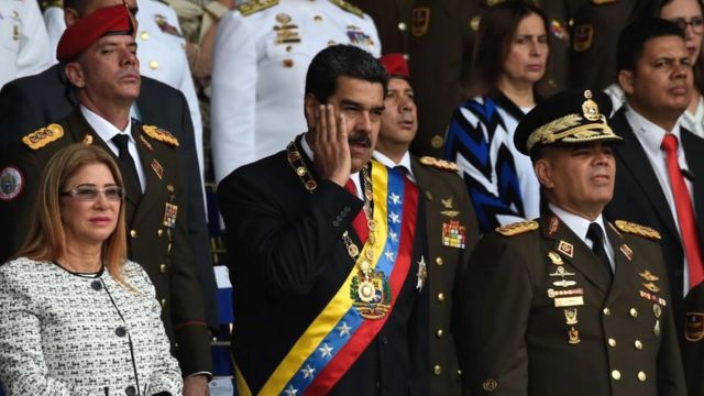 Cilia Flores, Nicolás Maduro y el ministro de Defensa Vladimir Padrino durante el evento este sábado.