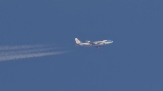 طائرة "إيرفورس وان" فوق مدينة شيفيلد