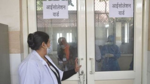 कर्नाटक का कोरोना संकटः '18 अस्पतालों' ने इलाज से किया इनकार, नौ को सरकारी नोटिस