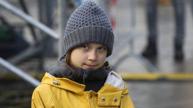 Грета Тунберг на полу в поезде: что всех удивило? - BBC News Русская служба