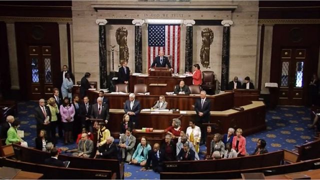 Los legisladores demócratas realizan una "sentada".