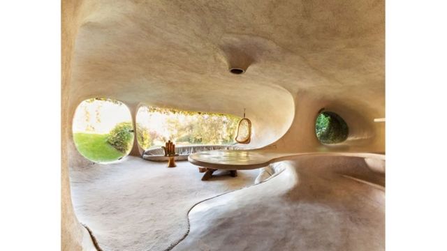 منزل المصمم المكسيكي خافيير سينوسيان يشبه شبكة من الكهوف