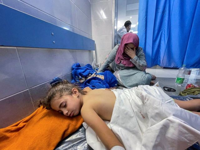 দক্ষিণ গাজার হাসপাতালগুলোতে রোগীদের স্থান সঙ্কুলান করাও কঠিন হয়ে গেছে