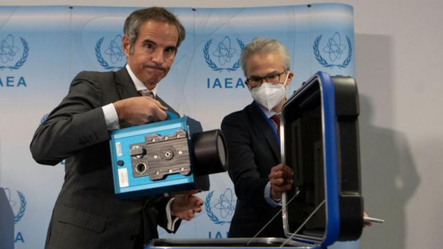 دوربین‌های آژانس بین‌المللی انرژی اتمی در ارتباط با برنامه هسته‌ای ایران، فراتر از آنچه در ان‌پی‌تی الزامی است، نصب شده‌اند