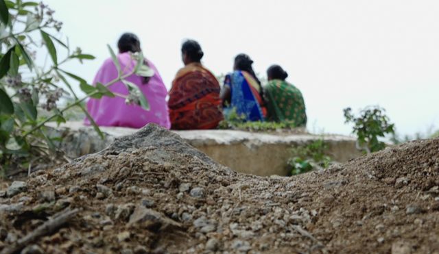 கிருஷ்ணகிரி குறவர் இன பெண்கள் ஆந்திர போலீசார் மீது பாலியல் வல்லுறவு குற்றச்சாட்டு