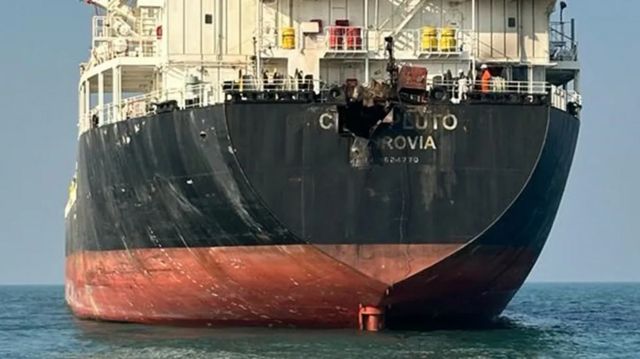 கடந்த வாரம் இந்தியாவின் மேற்குக் கடற்கரைப் பகுதியில் வணிகக் கப்பல் தாக்கப்பட்டது