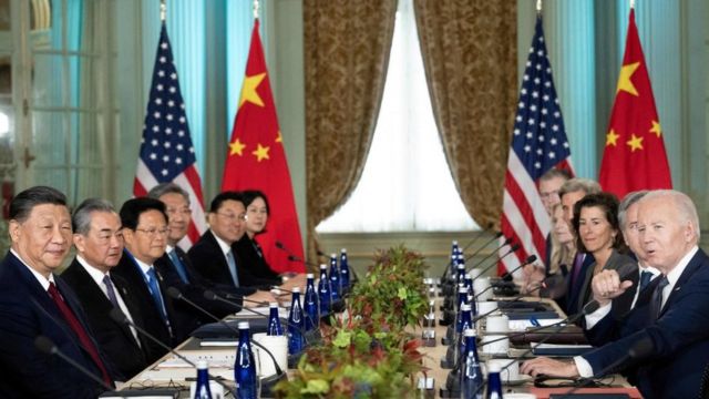 美国总统拜登在亚太经合组织（APEC）领导人会议期间会见中国国家主席习近平。