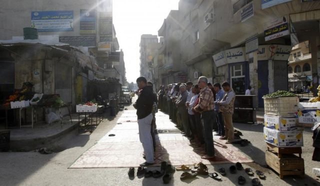 Public prayer in Raqqa under IS