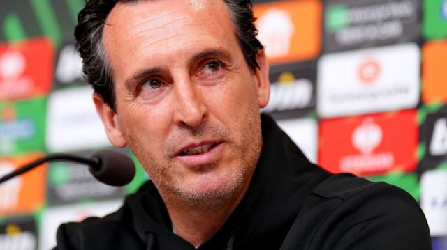 Unai Emery speaks during a press conference